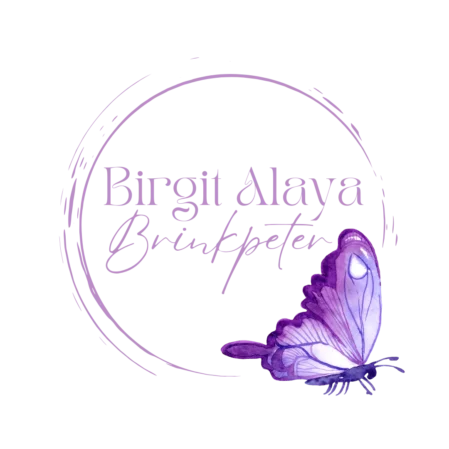 Simpson Protocol Therapie rundes Logo mit lila Schmetterling und Name Birgit Alaya Brinkpeter